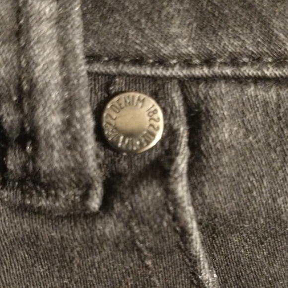 1822 Denim Black Skinny Jeans with Silver Hardware - Picture 3 of 5